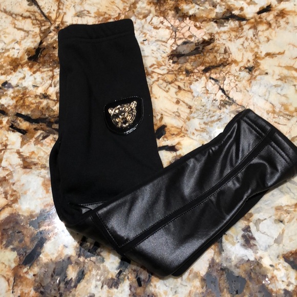 ▪️Black Faux Leather Leggings - Picture 3 of 3